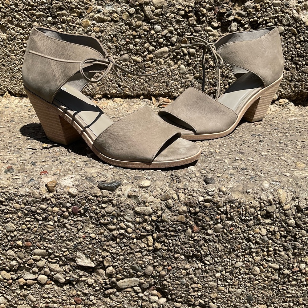 Eileen Fisher Ann Nubuck Tie front Sandal Size 8.5 Minimalist Mute - Picture 3 of 8